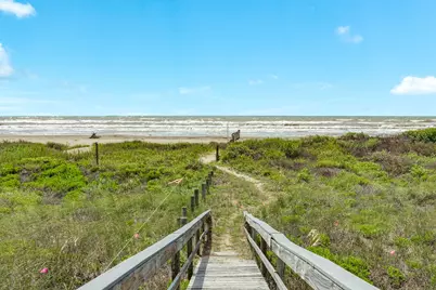 21127 W Sand Hill Drive, Galveston, TX 77554 - Photo 16