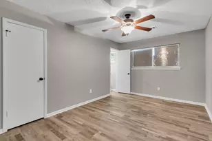 3937 Tumbleweed Ln, Baytown, TX 77521 - Photo 12