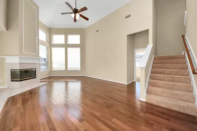 323 N Esplanade Lane, Stafford, TX 77477 - Photo 6