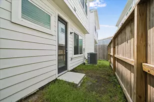 2215 Penny Derrick Ln, Houston, TX 77055 - Photo 18