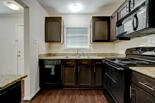 214 W 17th St, Houston, TX 77008 - Photo 2