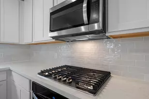 12175 Ridge Top Dr, Conroe, TX 77304 - Photo 6