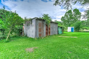 2380 County Rd 155, Alvin, TX 77511 - Photo 14