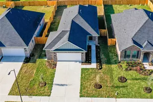 31319 Black Frst Xing, Fulshear, TX 77441 - Photo 2