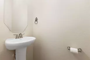 1172 W 17th St, Houston, TX 77008 - Photo 14