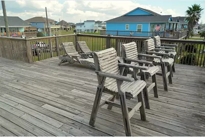 903 S Cove, Crystal Beach, TX 77650 - Photo 36