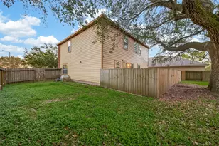 13 N Heritage Oaks Dr, Texas City, TX 77591 - Photo 20