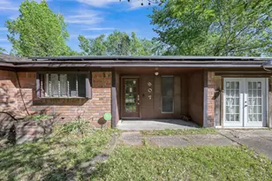 807 Dr Martin Luther King Jr Pl N, Conroe, TX 77301 - Photo 2