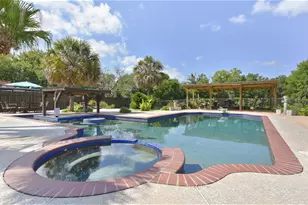 2204 Airline Dr, Friendswood, TX 77546 - Photo 2