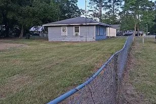 390 Nelson St, Jasper, TX 75951 - Photo 2