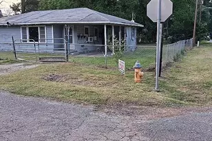 390 Nelson St, Jasper, TX 75951 - Photo 1