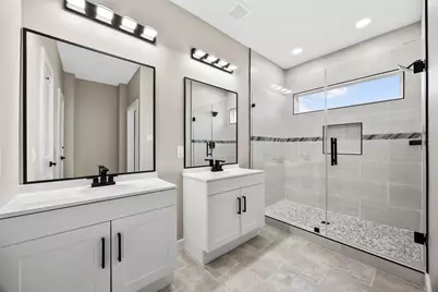 5949 Collingsworth Street, Houston, TX 77026 - Photo 8