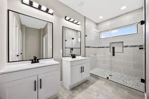 5949 Collingsworth St, Houston, TX 77026 - Photo 8