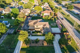 1419 Briar Bayou Dr, Houston, TX 77077 - Photo 2