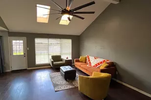 2631 Sherwood Hollow Ln, Houston, TX 77339 - Photo 2