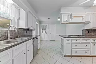 12915 Hunterfield Dr, Cypress, TX 77429 - Photo 2