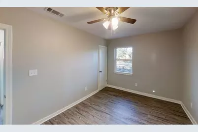 5313 Chennault Road, Houston, TX 77033 - Photo 6