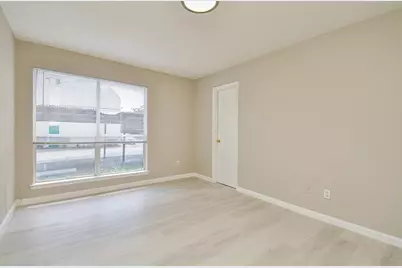 1950 Spenwick Drive #302, Houston, TX 77055 - Photo 10