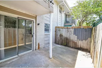 1950 Spenwick Drive #302, Houston, TX 77055 - Photo 14