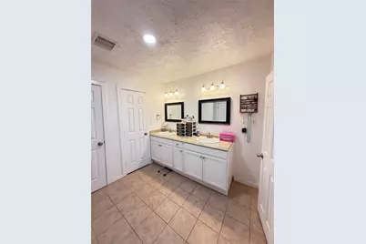 508 Clear Lake Road, Highlands, TX 77562 - Photo 12