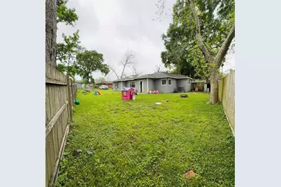 508 Clear Lake Road, Highlands, TX 77562 - Photo 22