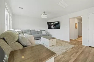 412 Del Monte Dr, Huntsville, TX 77320 - Photo 2