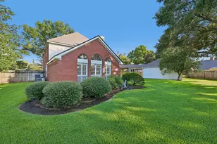 15 Sterling St, Sugar Land, TX 77479 - Photo 40