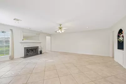 15 Sterling Street, Sugar Land, TX 77479 - Photo 4
