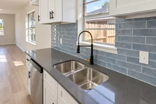 829 Canfield St, Liberty, TX 77575 - Photo 22