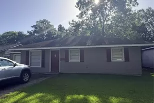 5270 Spencer Dr, Beaumont, TX 77708 - Photo 2