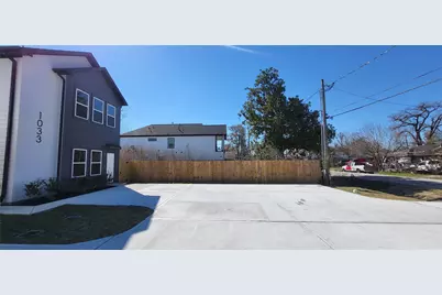 1033 North Ln Lane #B, Houston, TX 77088 - Photo 2