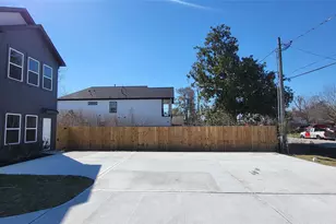 1033 North Ln Ln, Houston, TX 77088 - Photo 2