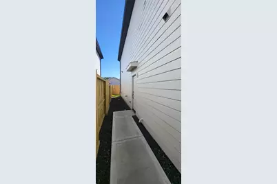 1033 North Ln Lane #B, Houston, TX 77088 - Photo 4