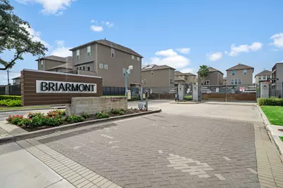 8604 Hollyoaks Creek Lane, Houston, TX 77063 - Photo 28