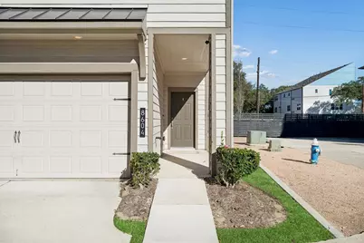 8604 Hollyoaks Creek Lane, Houston, TX 77063 - Photo 8