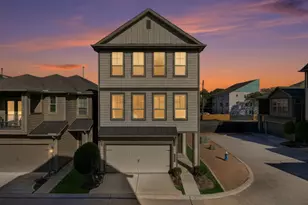 8604 Hollyoaks Creek Ln, Houston, TX 77063 - Photo 2