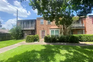 7913 Grove Ridge Dr, Houston, TX 77061 - Photo 2
