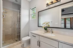 815 E 27th St, Houston, TX 77009 - Photo 32