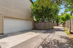 815 E 27th St, Houston, TX 77009 - Photo 40