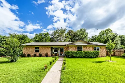 2202 Easley Circle, Huntsville, TX 77320 - Photo 1
