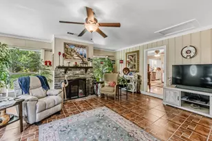 2202 Easley Cir, Huntsville, TX 77320 - Photo 6