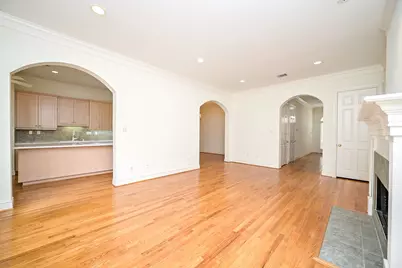 1915 Woodbury Street, Houston, TX 77030 - Photo 10