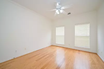 1915 Woodbury Street, Houston, TX 77030 - Photo 28