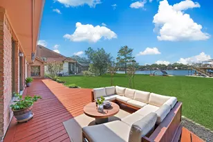 142 Lakeside Dr, Conroe, TX 77356 - Photo 4