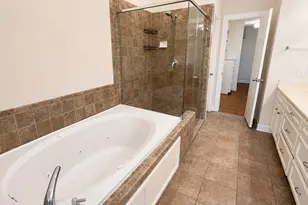 2710 Hullsmith Dr, Houston, TX 77063 - Photo 16