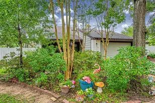 402 Redway Ln, Webster, TX 77598 - Photo 2
