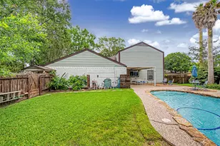 402 Redway Ln, Webster, TX 77598 - Photo 38