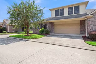 1526 Village Townhome Dr, Pasadena, TX 77504 - Photo 1