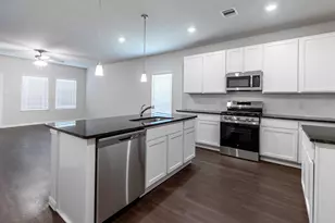 1539 Windrose Bnd, Angleton, TX 77515 - Photo 2