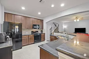 204 Rippling Creek Ln, Alvin, TX 77511 - Photo 10